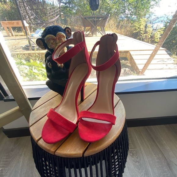 *3 for $25* - Red platforms - Size 6 ❤️‍🔥 - Picture 1 of 3